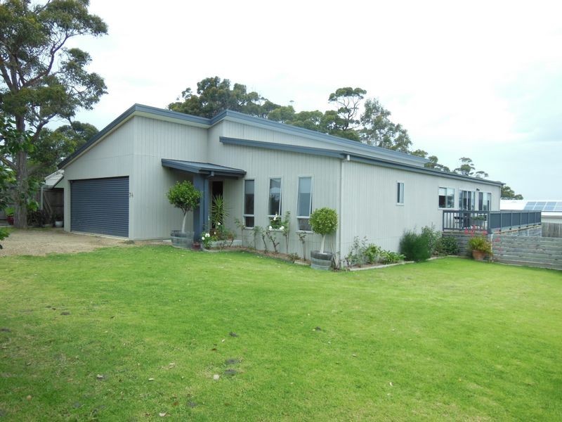 74 Goldring Road, Lakes Entrance VIC 3909