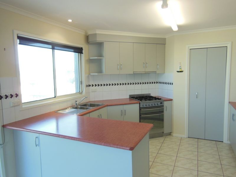 20 Lakeside Drive, Lake Tyers Beach VIC 3909