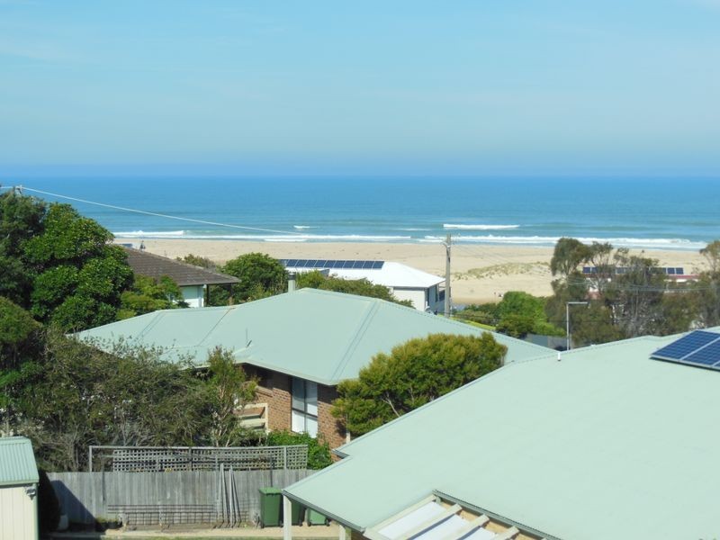 20 Lakeside Drive, Lake Tyers Beach VIC 3909