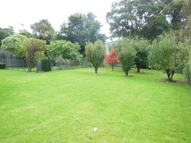 101 Hazel Road, Kalimna VIC 3909