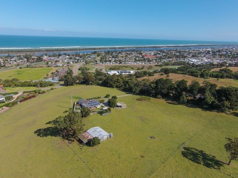 90 Palmers Road, Lakes Entrance VIC 3909