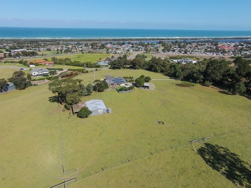90 Palmers Road, Lakes Entrance VIC 3909