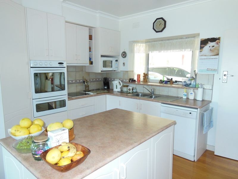 90 Palmers Road, Lakes Entrance VIC 3909