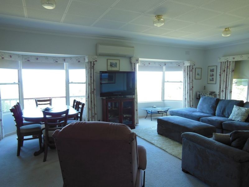 90 Palmers Road, Lakes Entrance VIC 3909