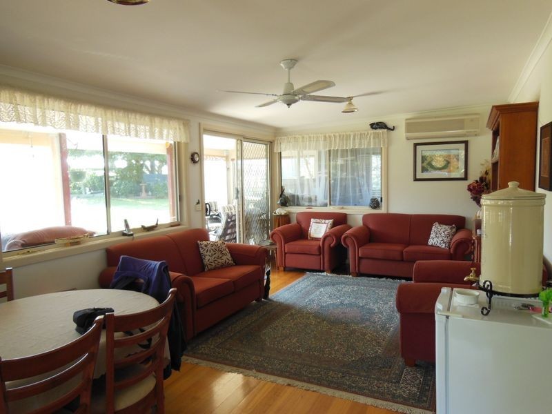 90 Palmers Road, Lakes Entrance VIC 3909