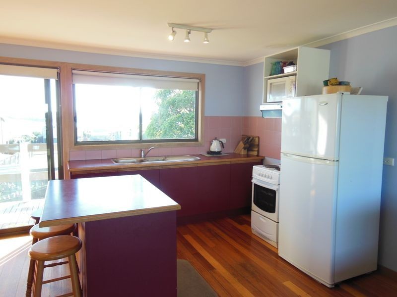 21 Lakeside Drive, Lake Tyers Beach VIC 3909