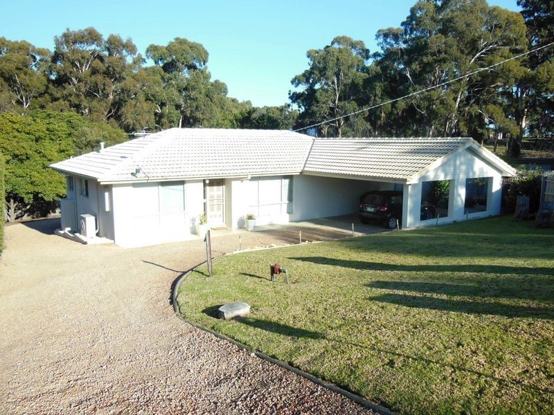 13 Christopher Court, Lakes Entrance VIC 3909