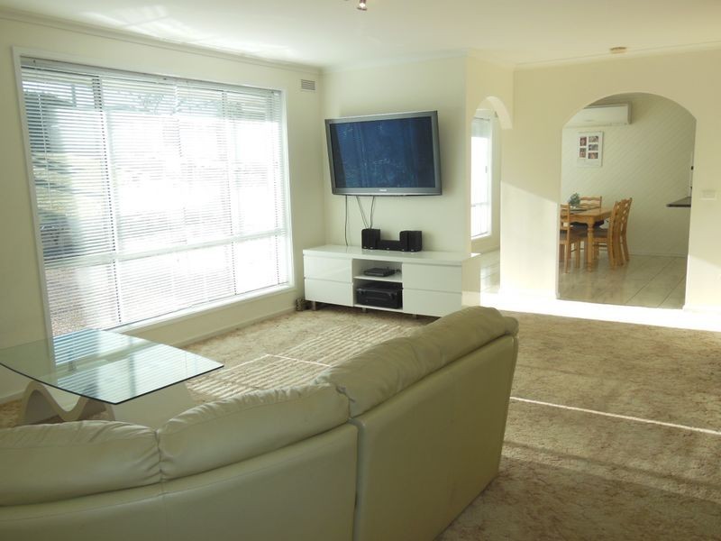 13 Christopher Court, Lakes Entrance VIC 3909