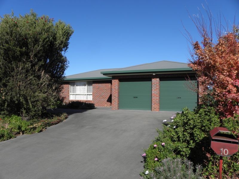 10 Periwinkle Drive, Lakes Entrance VIC 3909