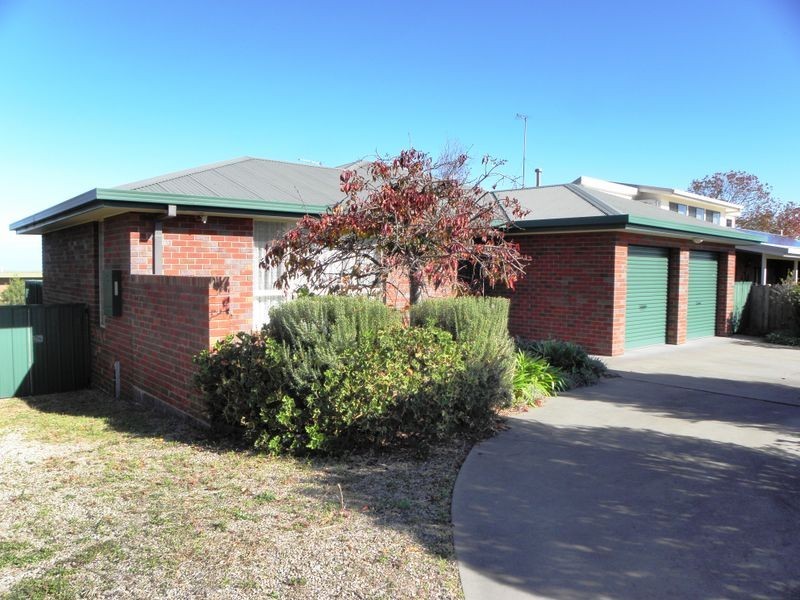 10 Periwinkle Drive, Lakes Entrance VIC 3909