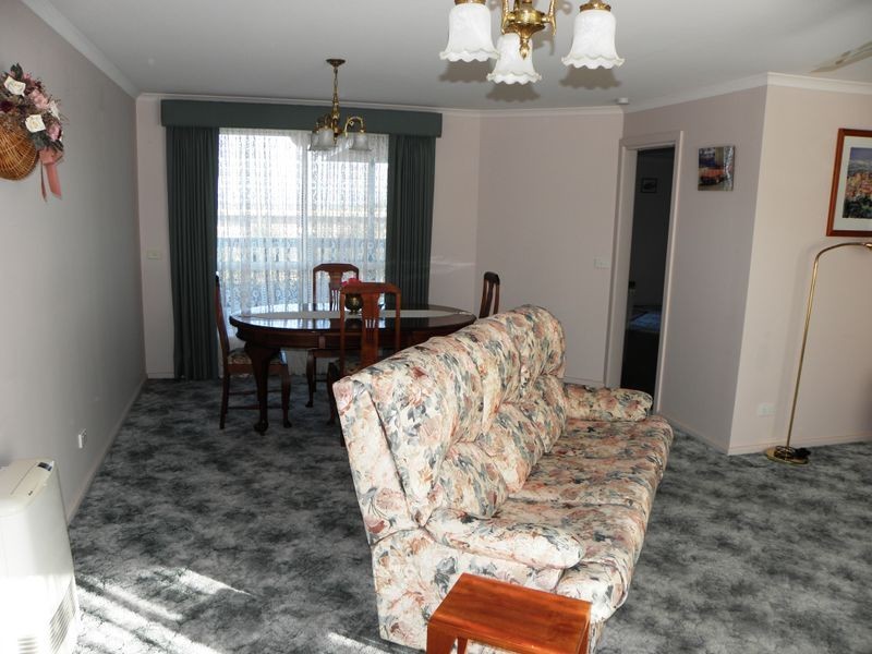 10 Periwinkle Drive, Lakes Entrance VIC 3909