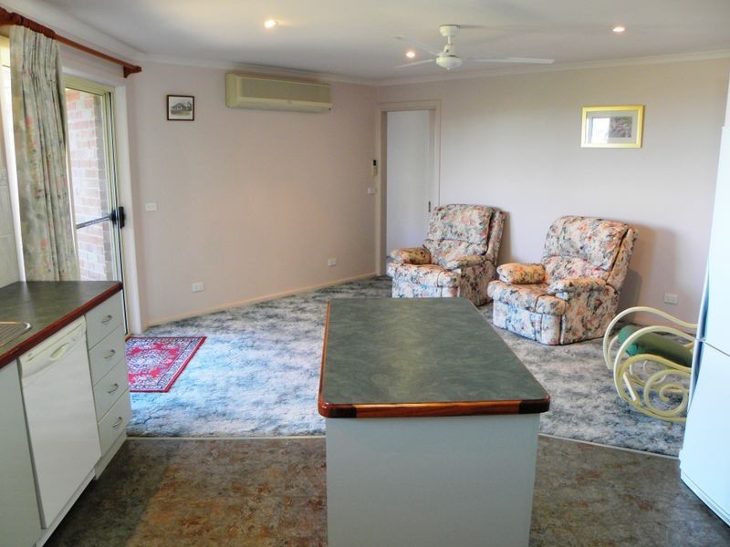10 Periwinkle Drive, Lakes Entrance VIC 3909