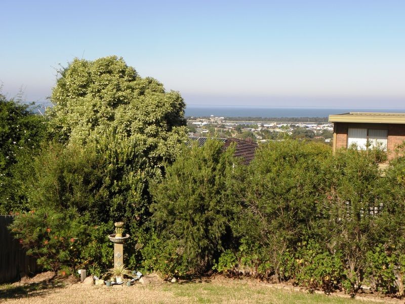 10 Periwinkle Drive, Lakes Entrance VIC 3909
