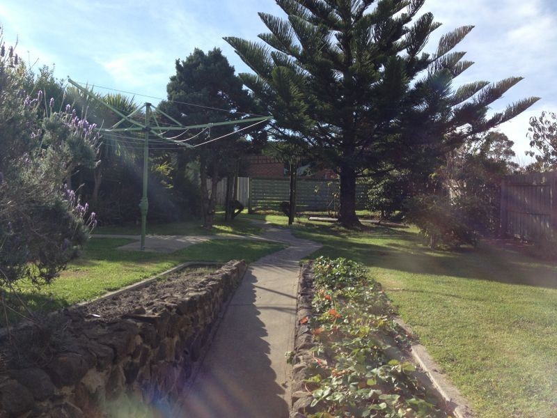 10 Bronsdon Street, Lakes Entrance VIC 3909