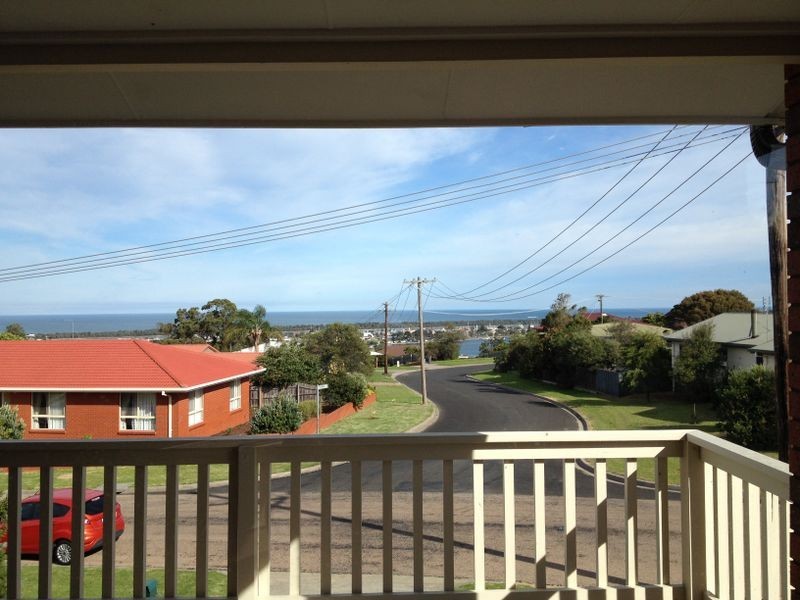 10 Bronsdon Street, Lakes Entrance VIC 3909