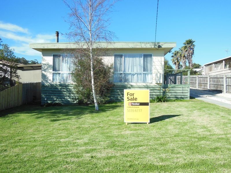 34 McCullough Street, Lakes Entrance VIC 3909
