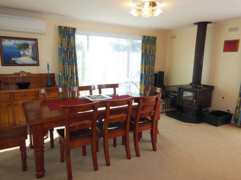 34 McCullough Street, Lakes Entrance VIC 3909