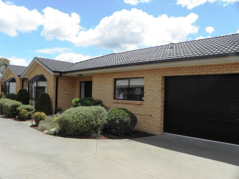 2/4 Bills Street, Lakes Entrance VIC 3909