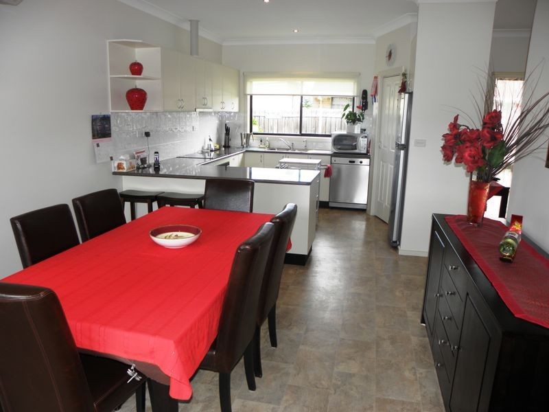 2/4 Bills Street, Lakes Entrance VIC 3909