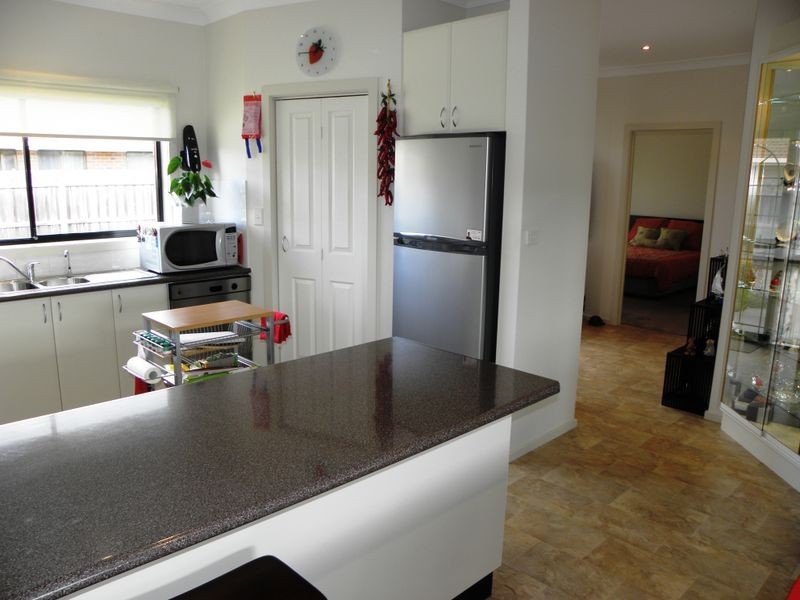 2/4 Bills Street, Lakes Entrance VIC 3909