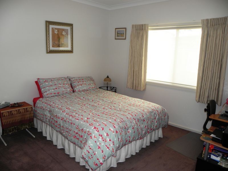 2/4 Bills Street, Lakes Entrance VIC 3909