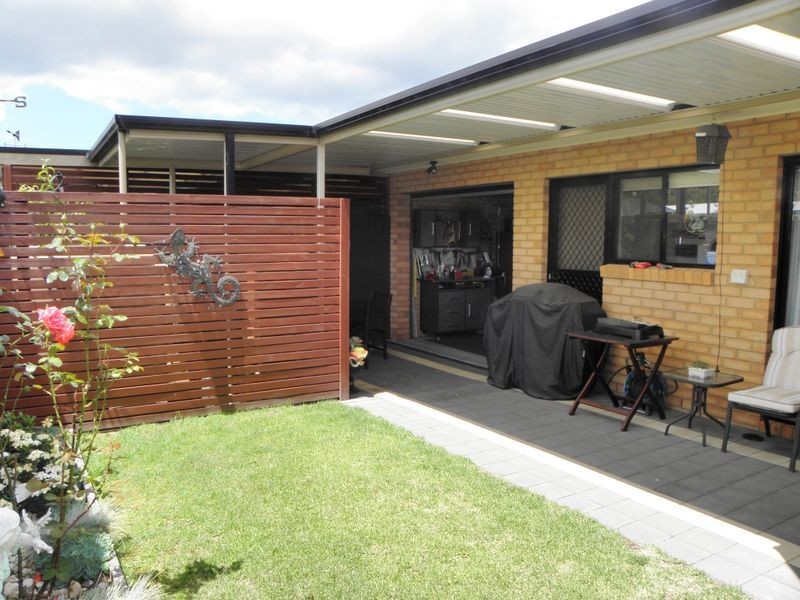 2/4 Bills Street, Lakes Entrance VIC 3909