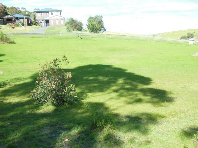 26 Lindamay Court, Lakes Entrance VIC 3909