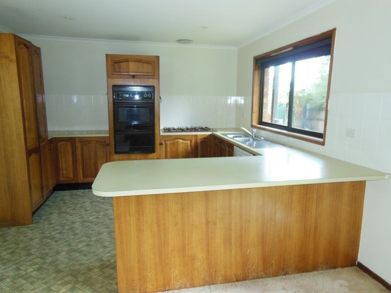 20 Robertsons Road, Kalimna VIC 3909