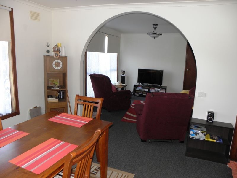 37 Robin Street, Lakes Entrance VIC 3909