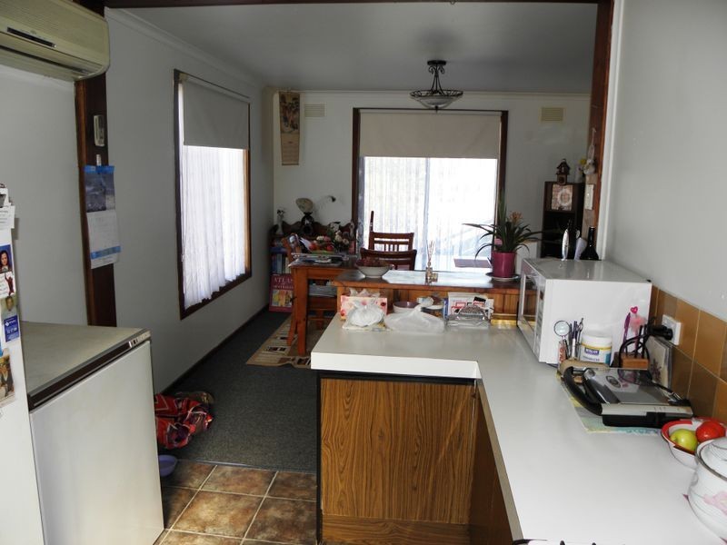 37 Robin Street, Lakes Entrance VIC 3909