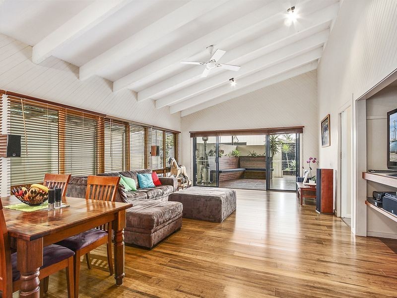 16 Mourilyan Street, Lakes Entrance VIC 3909