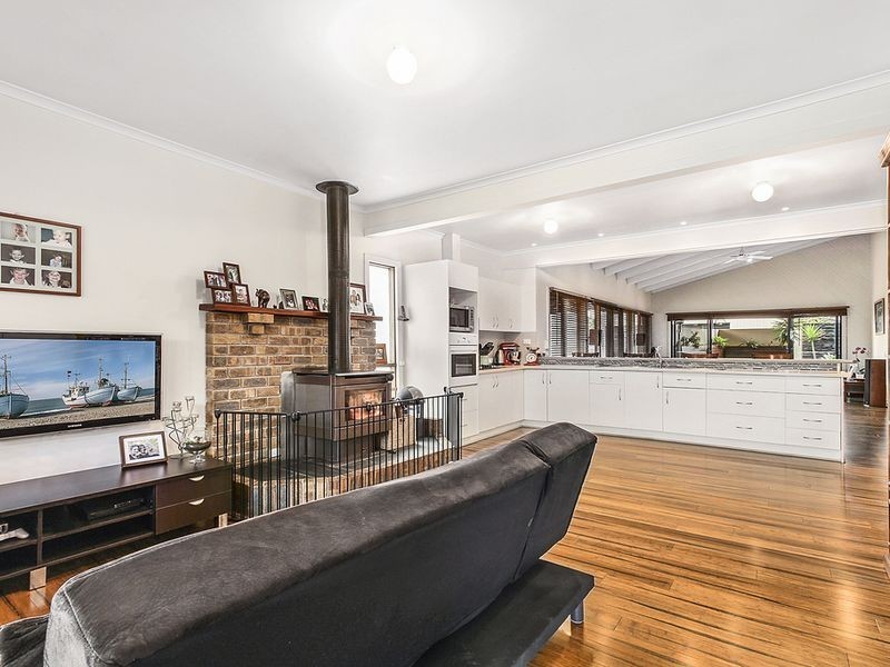 16 Mourilyan Street, Lakes Entrance VIC 3909