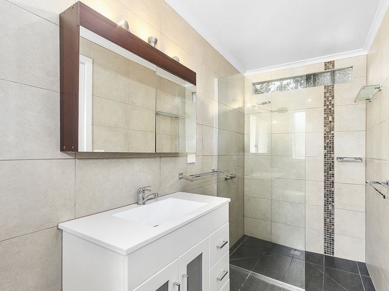 16 Mourilyan Street, Lakes Entrance VIC 3909