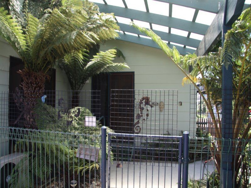 2 Hill Court, Lakes Entrance VIC 3909