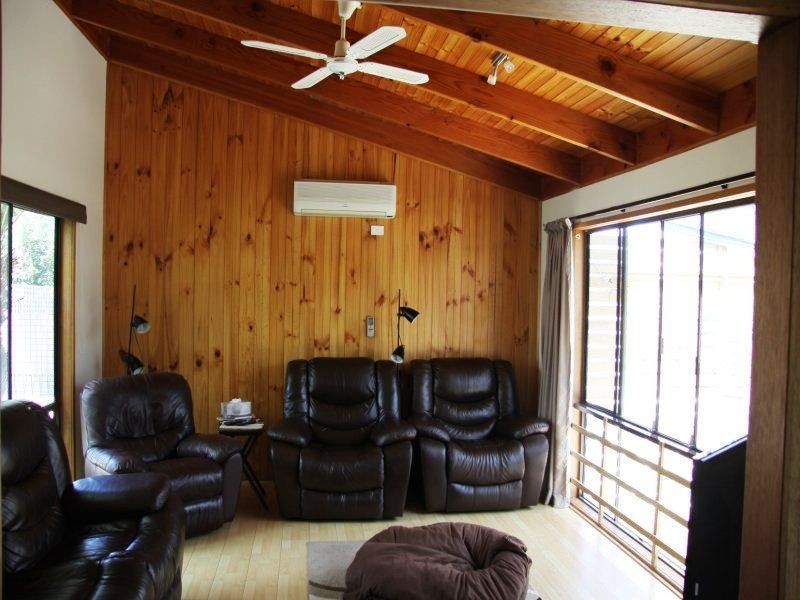 2 Hill Court, Lakes Entrance VIC 3909