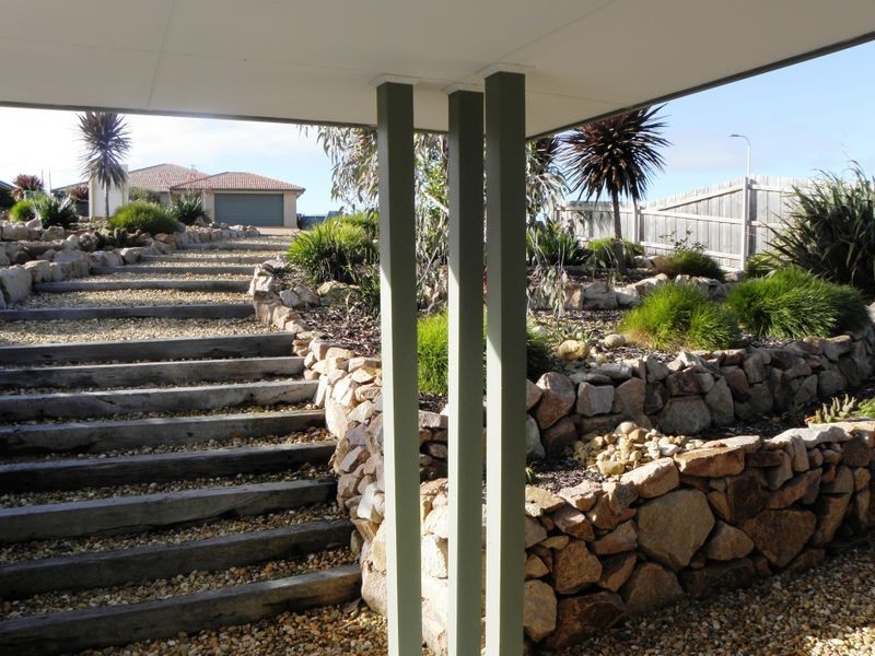 30 Norman Court, Lakes Entrance VIC 3909