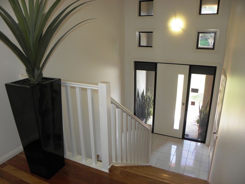 4 Hillcrest Rise, Lakes Entrance VIC 3909