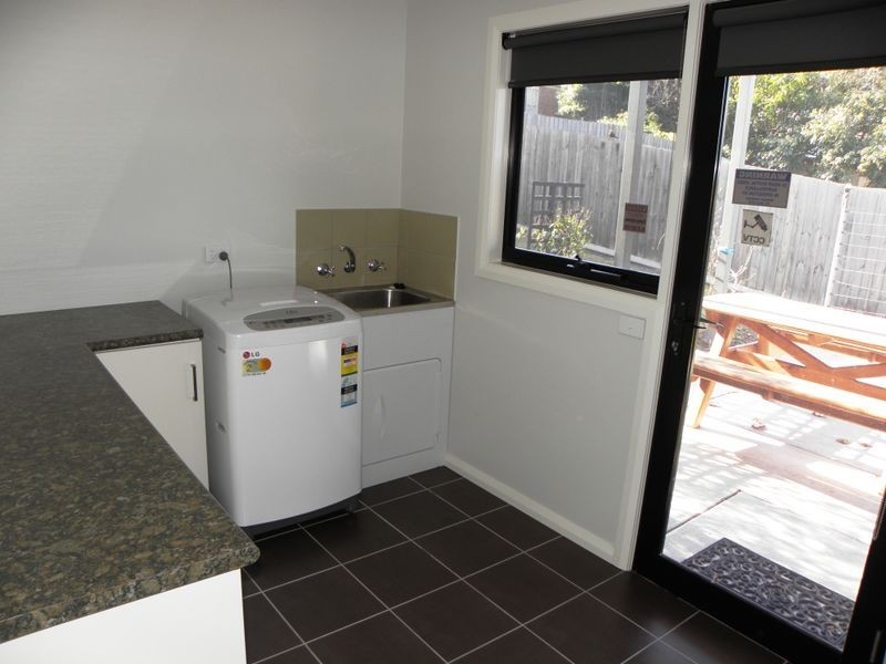 4 Hillcrest Rise, Lakes Entrance VIC 3909