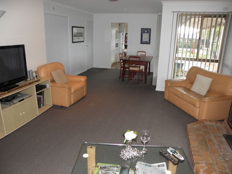 8 McCue Road, Kalimna VIC 3909