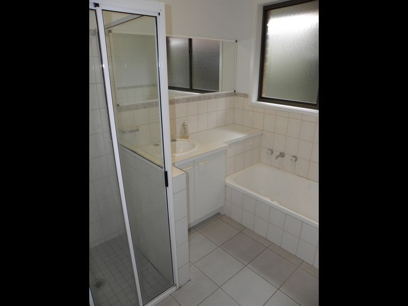 8 McCue Road, Kalimna VIC 3909