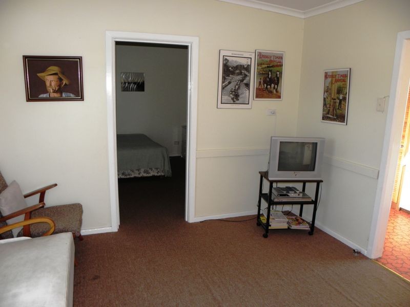 6 Fish Street, Lakes Entrance VIC 3909