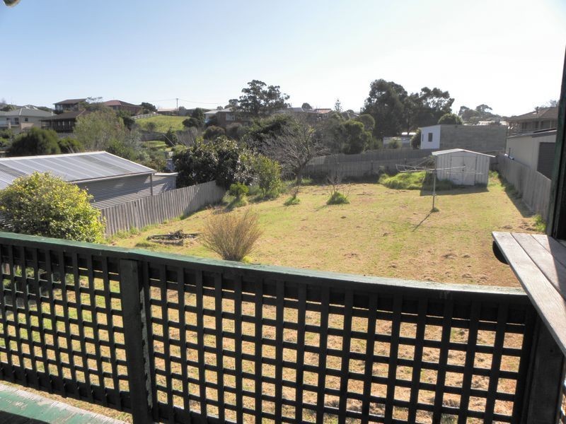 56 O’Neills Road, Lakes Entrance VIC 3909