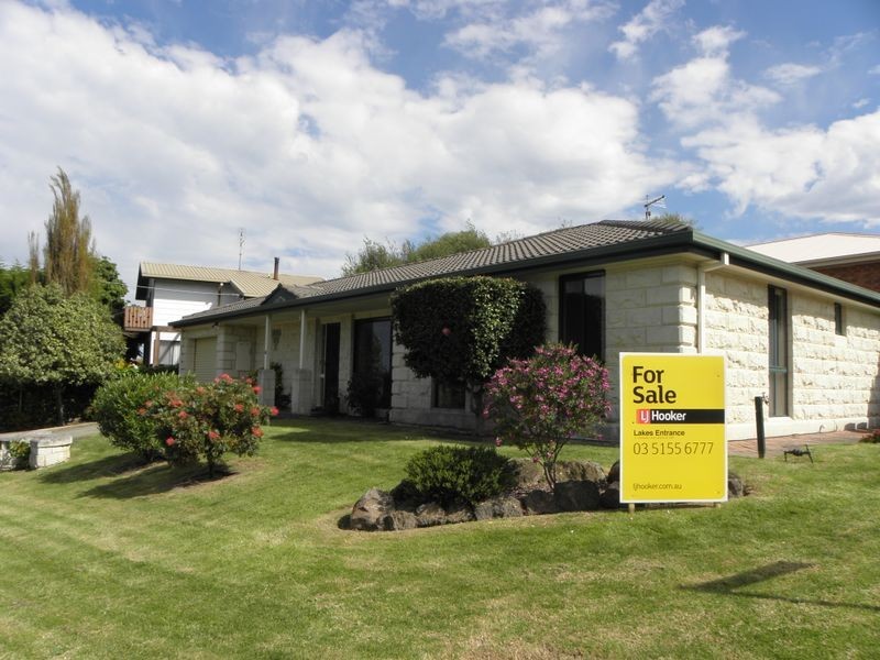 32 Lakeview Drive, Lakes Entrance VIC 3909