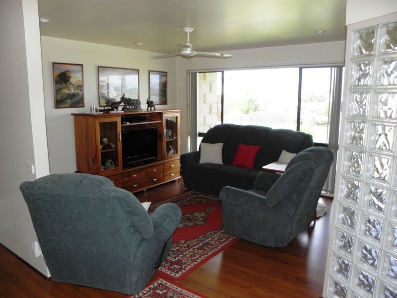 32 Lakeview Drive, Lakes Entrance VIC 3909