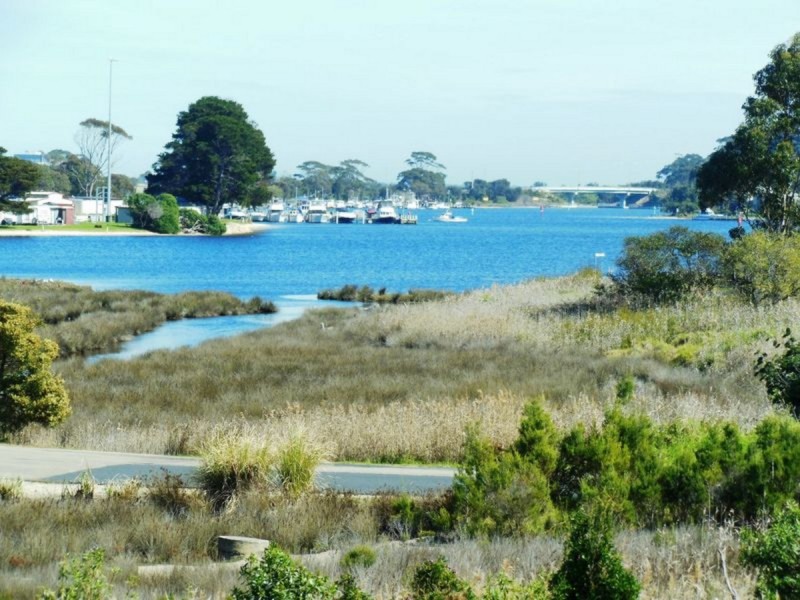 11 Penang Boardwalk, Lakes Entrance VIC 3909