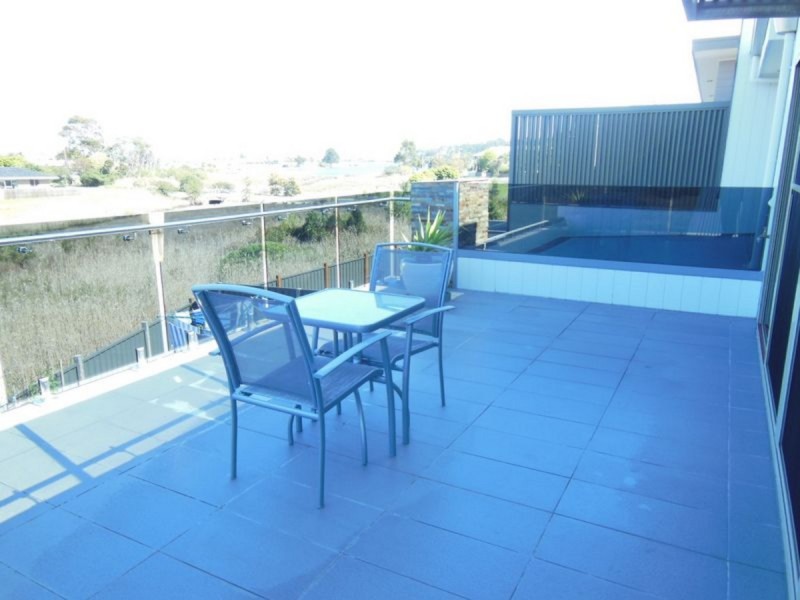 11 Penang Boardwalk, Lakes Entrance VIC 3909