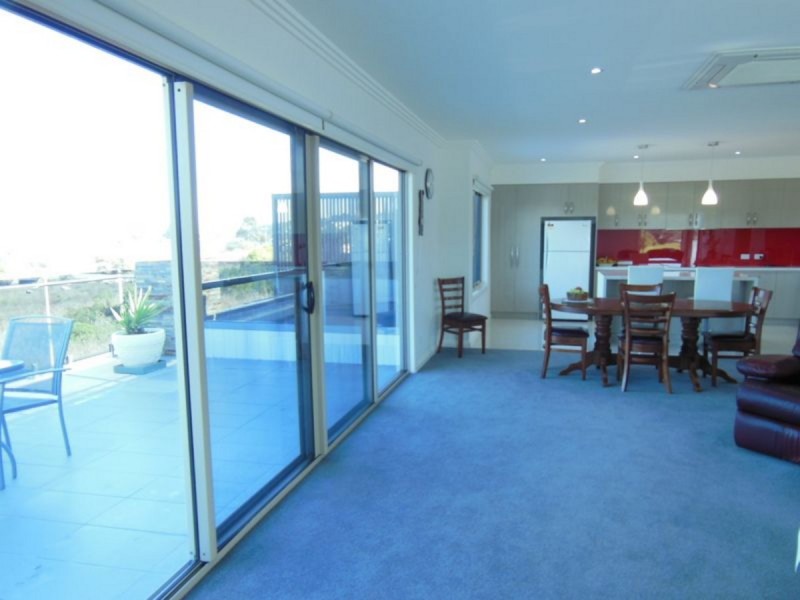 11 Penang Boardwalk, Lakes Entrance VIC 3909
