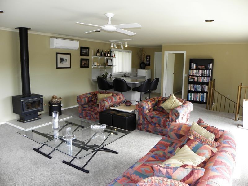 6 Cunninghame Street, Lakes Entrance VIC 3909