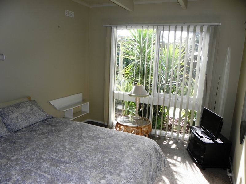 6 Cunninghame Street, Lakes Entrance VIC 3909
