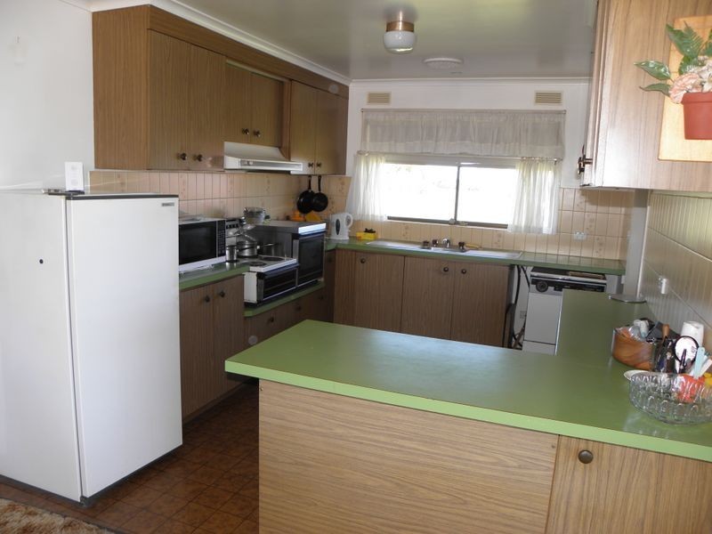 3 O’Neills Road, Lakes Entrance VIC 3909